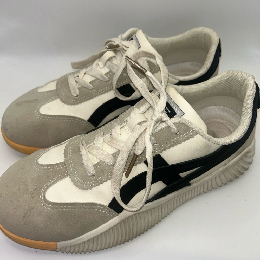 De Florance Cloudea 2.0 black and white ladies 39 US 8